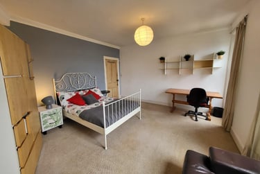5 bed house, Cheltenham Place, Greenbank, Plymouth, PL47DZ - Image 1